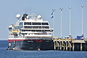 Le MS Midnatsol à quai - Puerto Madryn - Péninsule Valdés - ARGENTINE