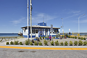 Bureau de douane et d'immigration à l'entrée du port - Puerto Madryn - Péninsule Valdés - ARGENTINE