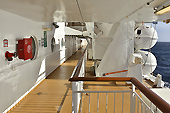 Promenade sur les coursives après le départ de la péninsule Valdés - MS Midnatsol - HURTIGRUTEN