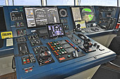 Pupitre principal de commande sur la passerelle - MS Midnatsol - HURTIGRUTEN