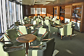 La bibliothèque et l'un des multiples salons - MS Midnatsol - HURTIGRUTEN