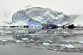 Front d'un glacier de montagne - Brabant Island - ANTARCTIQUE