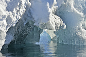Cavité dans un iceberg - Orne Harbour - ANTARCTIQUE