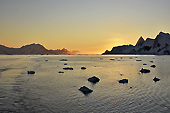 Au crépuscule nous repartons vers une nouvelle destination - Orne Harbour - ANTARCTIQUE