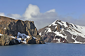 Les Forges de Neptune (en anglais Neptune's Bellows) - Entrée navigable depuis la mer vers l'intérieur de la calderia - Whalers Bay - Deception Island - ANTARCTIQUE