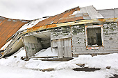 "Biscoe House" Dortoir des baleiniers lorsque la base baleinière norvégienne était en activité - Whalers Bay - Deception Island - ANTARCTIQUE