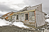 "Biscoe House" Dortoir des baleiniers lorsque la base baleinière norvégienne était en activité - Whalers Bay - Deception Island - ANTARCTIQUE
