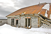 "Biscoe House" Dortoir des baleiniers lorsque la base baleinière norvégienne était en activité - Whalers Bay - Deception Island - ANTARCTIQUE