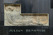 Bas-relief sur la tombe de " Julian Peñoñori" - Cimetière de la Recoleta - Buenos Aires - ARGENTINE