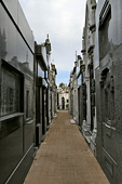 Ruelle dans le cimetière de Recoleta - Buenos Aires - ARGENTINE