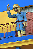 Du monde au balcon - Figurine "d'Evita Perón" saluant la foule - La Boca - Caminito - Buenos Aires - ARGENTINE