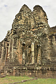 Tours aux 4 visages monumentaux de "Bodhisattva Avalokitesvara", bouddha de la compassion ultime - Cité d'Angkor Thom - Cambodge