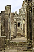Passage dans le temple du Bayon - Cité d'Angkor Thom - Cambodge