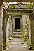 Passage dans le temple du Bayon - Cité d'Angkor Thom - Cambodge