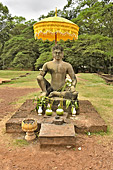 Terrasse du Roi lépreux - Sculpture khmère du 13ème siècle, d'un corps nu masculin asexué - Cité d'Angkor Thom - Cambodge