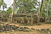Sanctuaire monastique à l'ombre des fromagers géants - Temple Ta Prohm - Cambodge