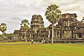 Vue du temple depuis le parc - Angkor Vat - Cambodge