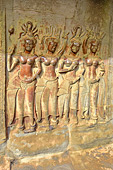 Murs ornés de "Devatas" (Nymphes célestes aux torses nus) - Angkor Vat - Cambodge