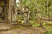 Statue décapitée - Temple de Preah Khan - Cambodge