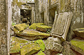 Empilement de pierres dans l'enceinte du sanctuaire - Temple de Preah Khan - Cambodge