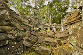 Empilement de pierres dans l'enceinte du sanctuaire - Temple de Preah Khan - Cambodge