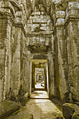 Couloir dans l'enceinte du sanctuaire - Temple de Preah Khan - Cambodge