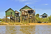 Habitations sur pilotis - Village de Kompong Phluk - Cambodge