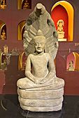Bouddha abrité par un serpent mythique (cobra), fin 12ème siècle - Angkor - Siem Reap - Cambodge