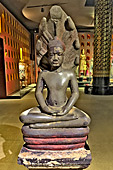 Bouddha en méditation abrité par un serpent mythique (cobra), 11ème siècle - Angkor - Siem Reap - Cambodge