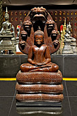 Bouddha abrité par un serpent mythique (cobra), entre le 17ème et 19ème siècle - Angkor - Siem Reap - Cambodge