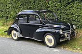 Renault 4CV – surnommée la « 4 pattes » (1947 à 1961)