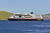 Le MS Midnatsol à l'amarrage devant New Island - FALKLAND ISLANDS