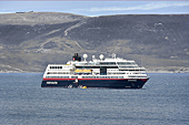 Le MS Midnastol à l'encrage - Carcass Island - FALKLAND ISLANDS