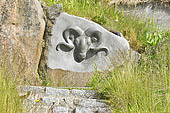 Sculpture taillée à même la roche dans le parc appelé "La pierre et l'homme" - Qaqortoq - Groenland