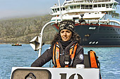 Nous partons en zodiac avec notre pilote "Guilia" faire le tour d'un iceberg - Kvanefjord - Groenland