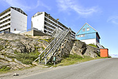 De nombreux immeubles sur les hauteurs de la ville - Maniitsoq - Groenland