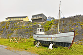 Bateaux et maisons colorées sur les hauteurs - Maniitsoq - Groenland
