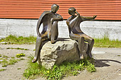 Statues devant le supermarché - Sisimiut - Groenland