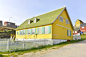 Maison colorée sur les hauteurs - Uummannaq - Groenland 