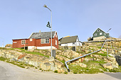 Maisons colorées sur les hauteurs - Uummannaq - Groenland 