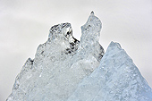 Détail d'un fragment d'iceberg échoué sur la plage - Nuuk - Groenland