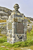 Statue de Jonathan Petersen (1881-1961) compositeur de la musique de l'hymne national du Groenland appelé "Nunarput utoqqarsuanngoravit" - Nuuk - Groenland