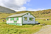Maison traditionnelle colorée dans le village d'Igaliku - Groenland