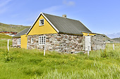 Maison traditionnelle en pierre colorée dans le village d'Igaliku - Groenland