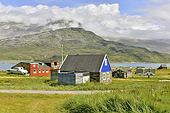 Maisons colorées dans le village d'Igaliku - Groenland