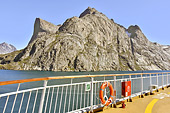 La côte vue depuis le pont supérieur - Passage du Prince Christian (Prins Christian Sund) - Groenland