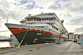 Le navire MS Maud de la compagnie "Hurtigruten" dans le port de Reykjavik