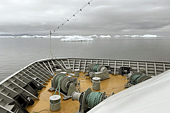 Navigation au milieu des icebergs dans la baie de Disko - Groenland