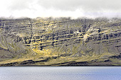En route par la N1 pour parcourir la dizaine de fjord entouré de montagnes spectaculaires - Islande