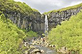 Chute d'eau de "Svartifoss" - Islande